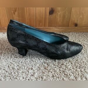 Thierry Rabotin Reptile Print Low-Heeled Pumps